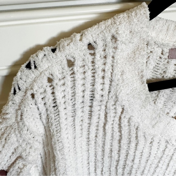 Love Tree Women’s Cream Chenille Chunky Knit V Neck Pullover Sweater Size Medium - Picture 5 of 7